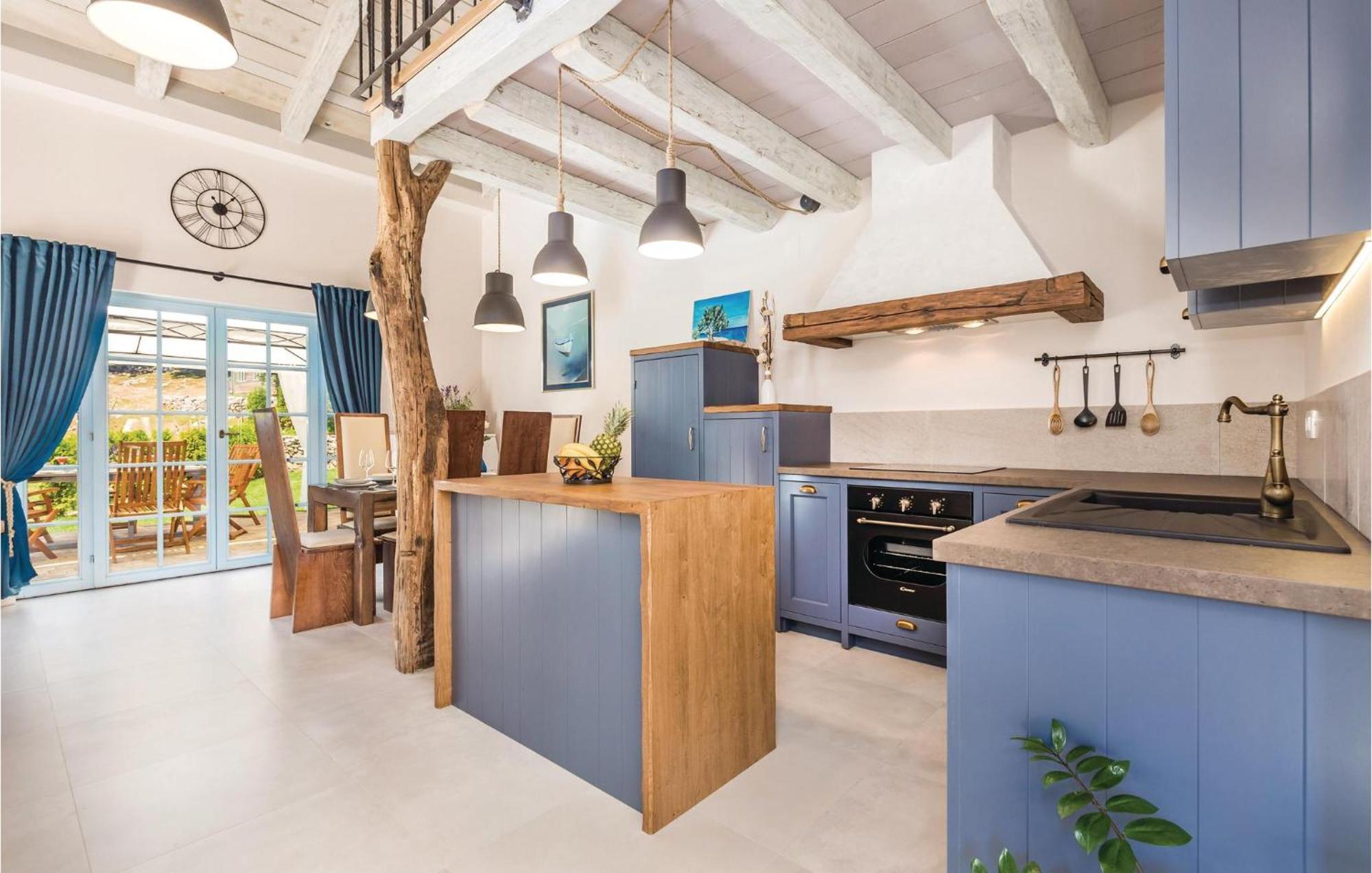 Stunning Home In Jurdani With Wifi Mucici Bagian luar foto