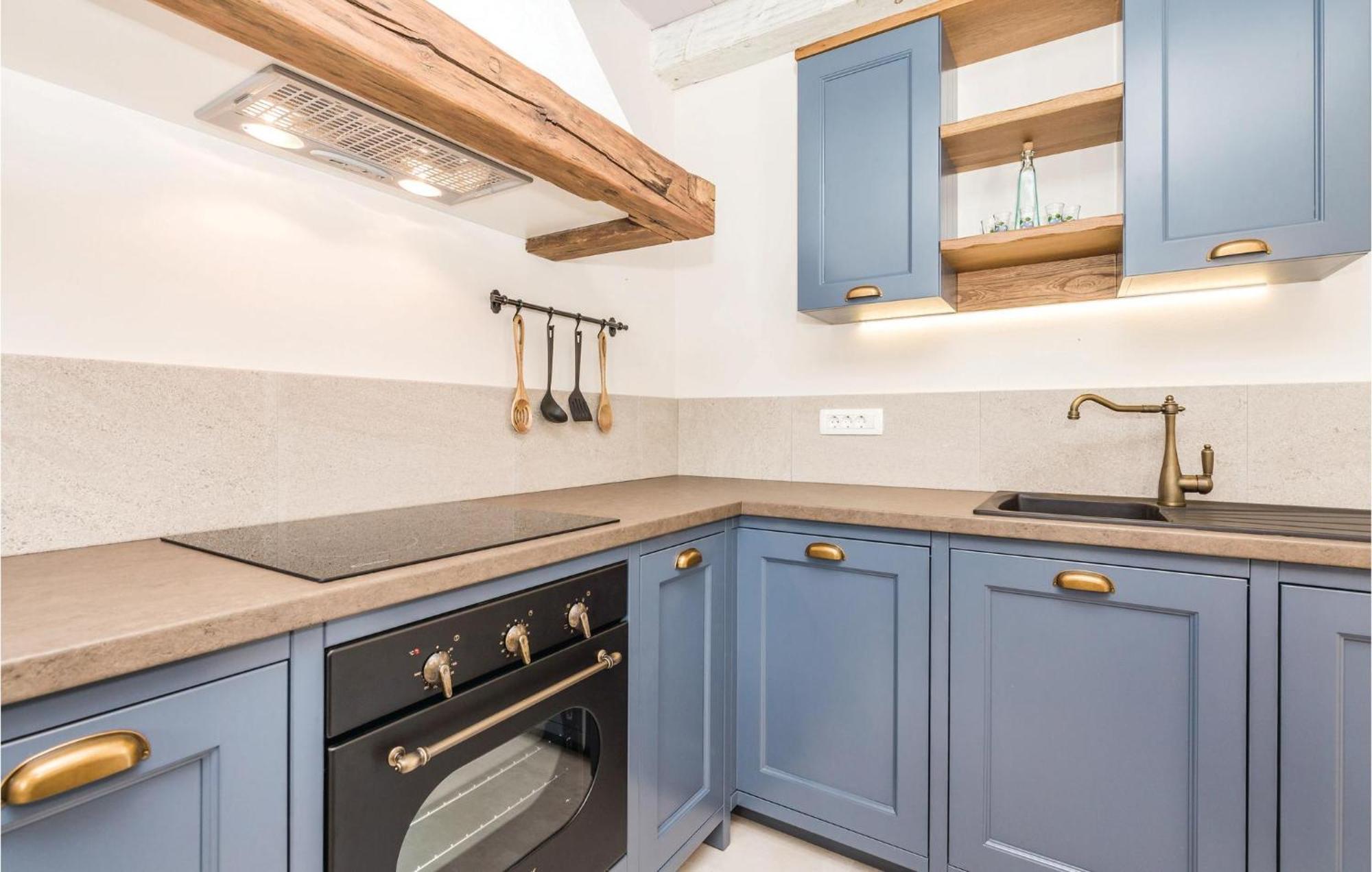 Stunning Home In Jurdani With Wifi Mucici Bagian luar foto