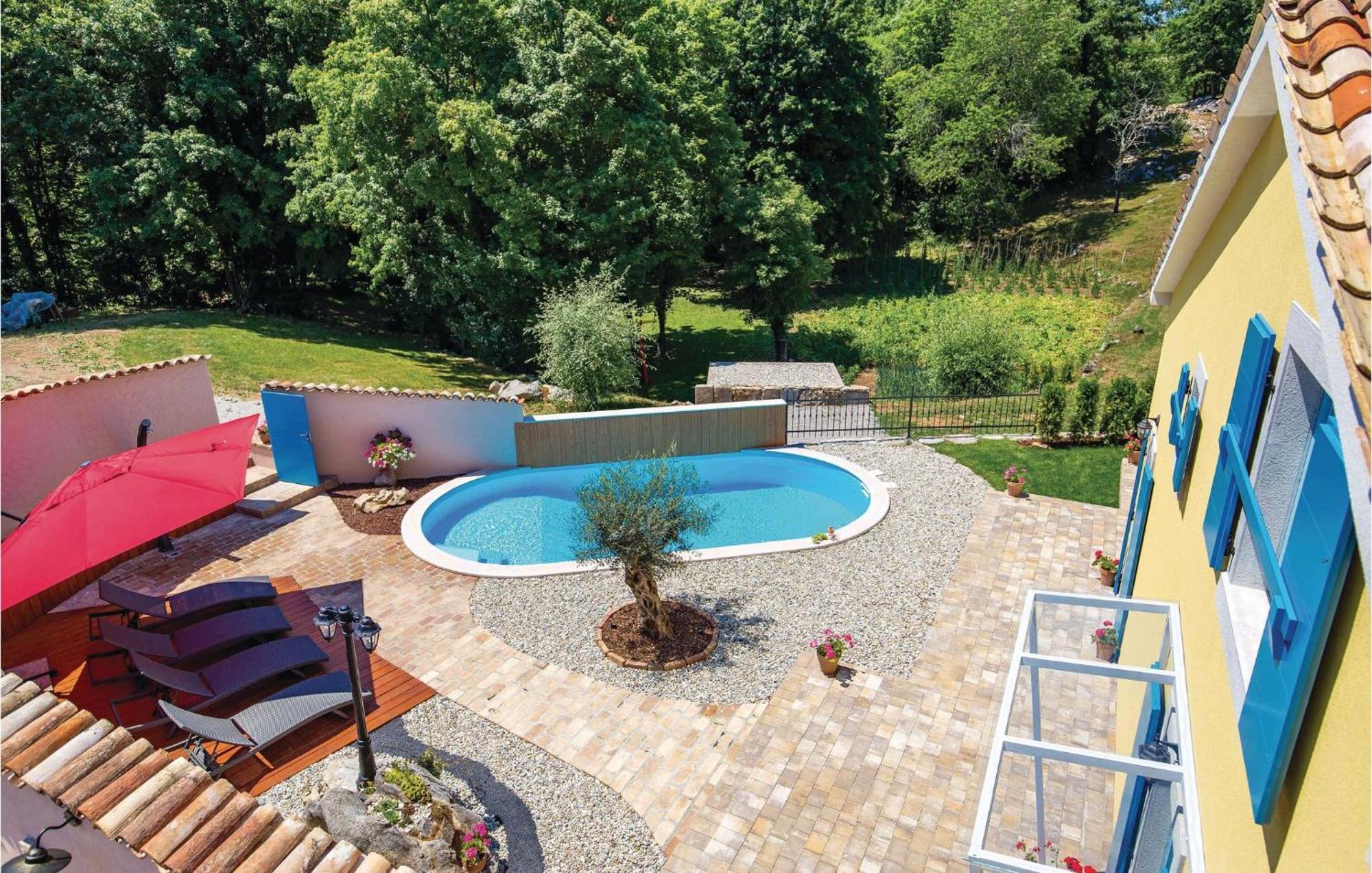 Stunning Home In Jurdani With Wifi Mucici Bagian luar foto