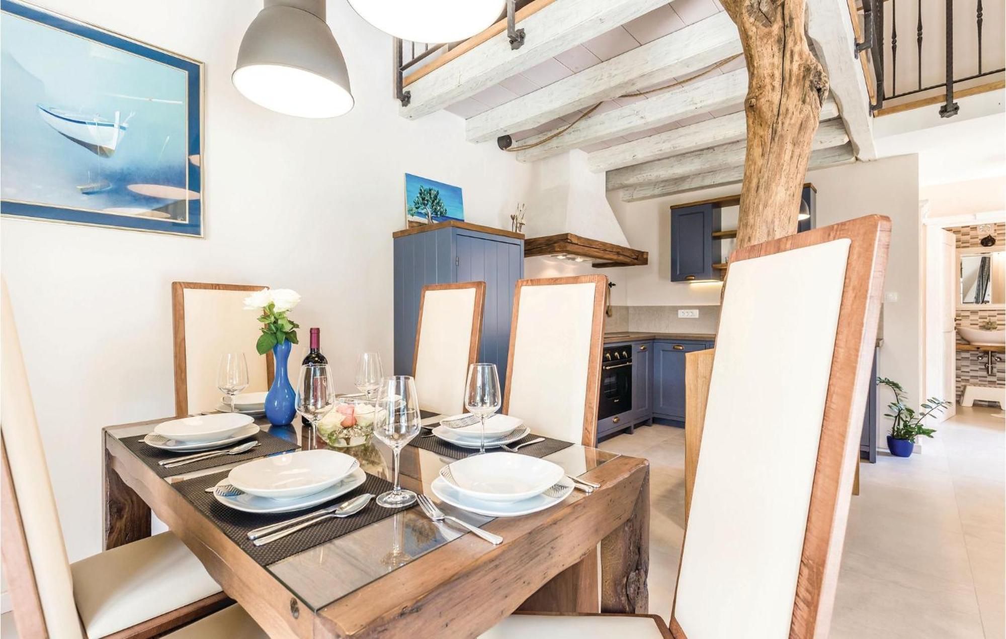 Stunning Home In Jurdani With Wifi Mucici Bagian luar foto